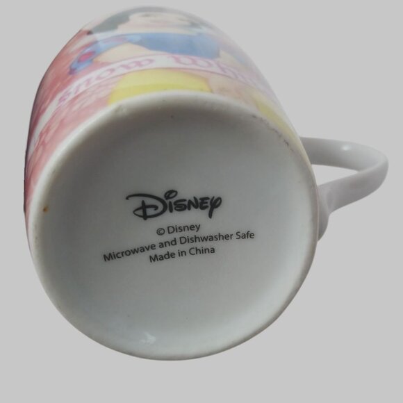 Disney Princess Snow Mug Wht/Pink White Floral 10oz - Picture 4 of 5